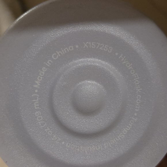 Hydro Flask 24oz Lavender Bottle with Black Lid And Handle - Picture 9 of 12